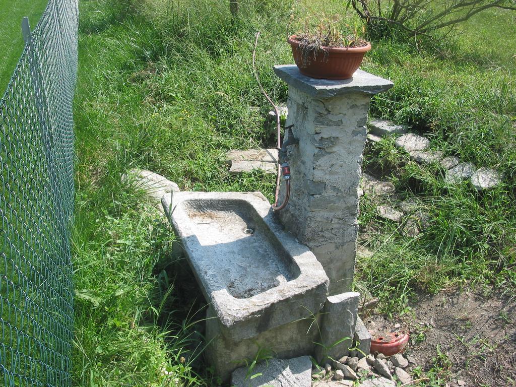 Casa In Koenigs Garten Apartman Intragna Kültér fotó